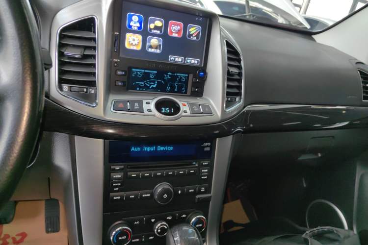 Used Chevrolet Captiva 2014 2.4L 4x4 Flagship Edition 7 Seats Audio And AC Panel