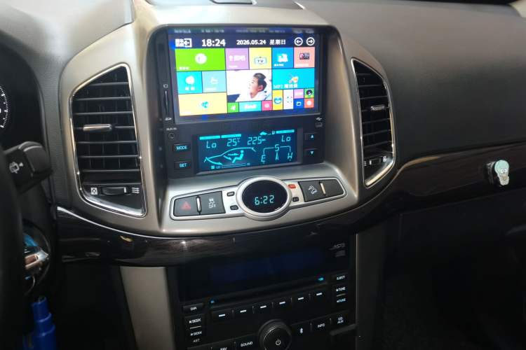Used Chevrolet Captiva 2014 2.4L 4x4 Flagship Edition 7 Seats Audio And AC Panel