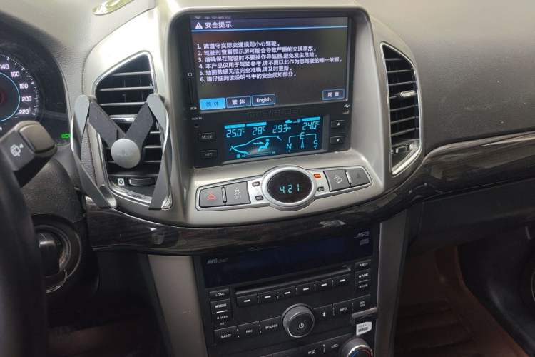 Used Chevrolet Captiva 2014 2.4L 4x4 Flagship Edition 7 Seats Audio And AC Panel