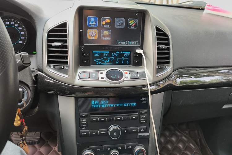 Used Chevrolet Captiva 2014 2.4L 4x4 Flagship Edition 7 Seats Audio And AC Panel