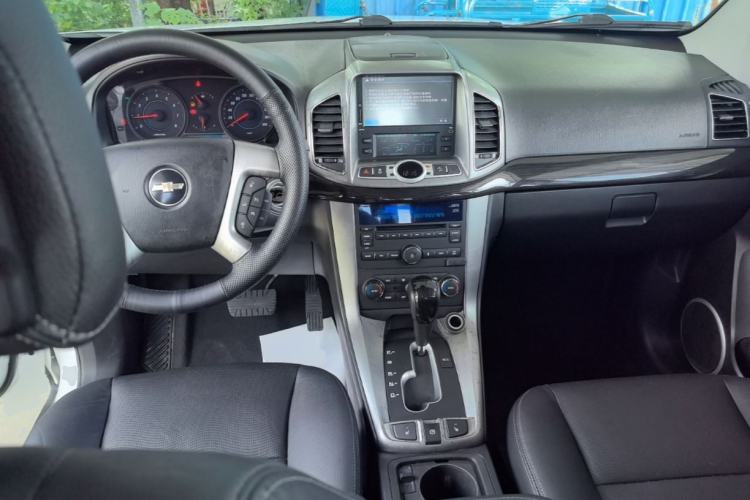 Used Chevrolet Captiva 2014 2.4L 4x4 Flagship Edition 7 Seats Center Console