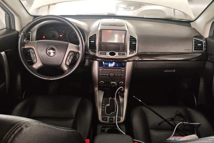 Used Chevrolet Captiva 2014 2.4L 4x4 Flagship Edition 7 Seats Center Console