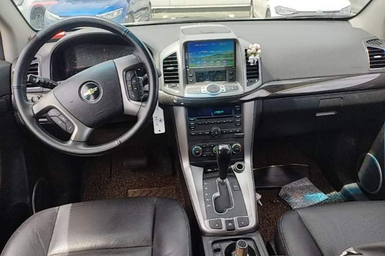 Used Chevrolet Captiva 2014 2.4L 4x4 Flagship Edition 7 Seats Center Console