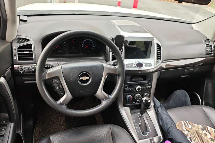 Used Chevrolet Captiva 2014 2.4L Two-Wheel Drive Urban Version 7 Seats Center Console