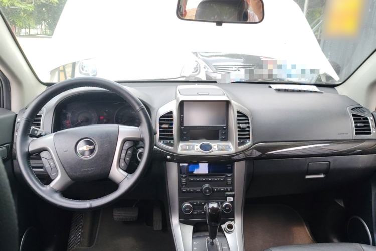 Used Chevrolet Captiva 2014 2.4L 4x4 Flagship Edition 7 Seats Center Console