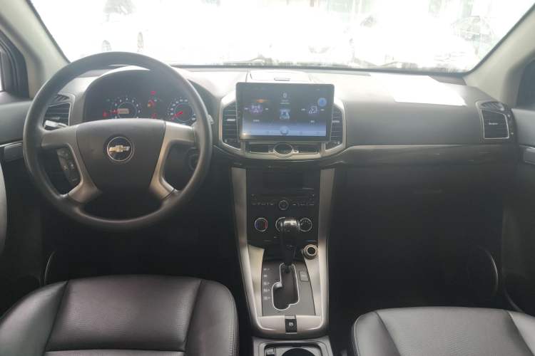 Used Chevrolet Captiva 2014 2.4L Two-Wheel Drive Urban Version 7 Seats Center Console