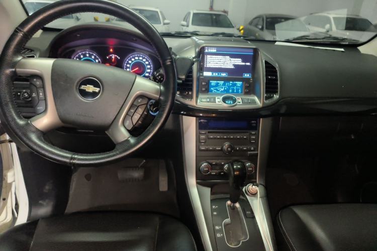 Used Chevrolet Captiva 2014 2.4L 4x4 Flagship Edition 7 Seats Center Console