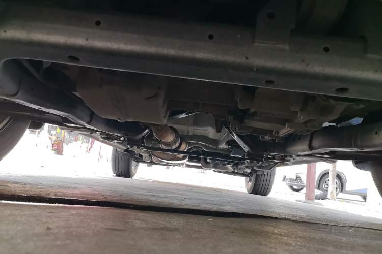 Used Chevrolet Captiva 2014 2.4L Two-Wheel Drive Urban Version 7 Seats Chassis Front