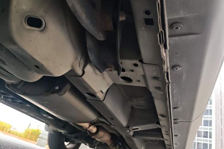 Used Chevrolet Captiva 2014 2.4L Two-Wheel Drive Urban Version 7 Seats Chassis Rear Left