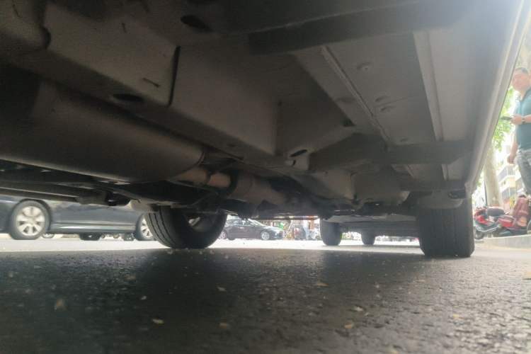 Used Chevrolet Captiva 2014 2.4L Two-Wheel Drive Urban Version 7 Seats Chassis Rear Right