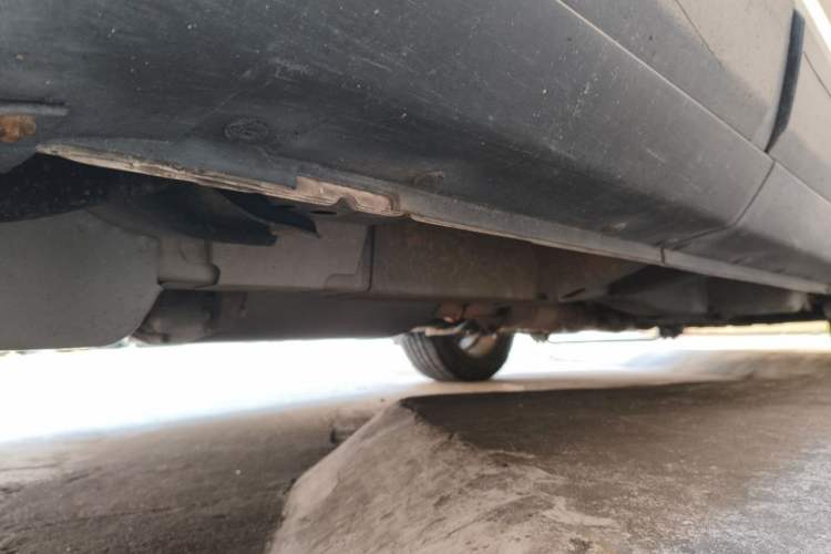 Used Chevrolet Captiva 2014 2.4L Two-Wheel Drive Urban Version 7 Seats Chassis Rear Right