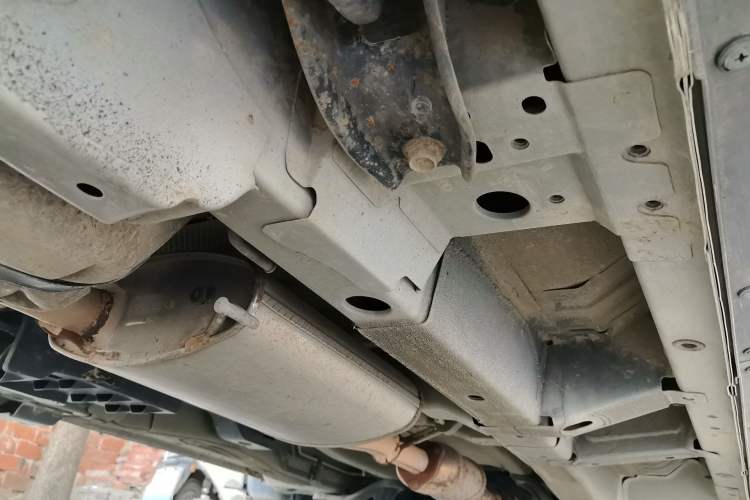Used Chevrolet Captiva 2014 2.4L Two-Wheel Drive Urban Version 7 Seats Chassis Rear Right