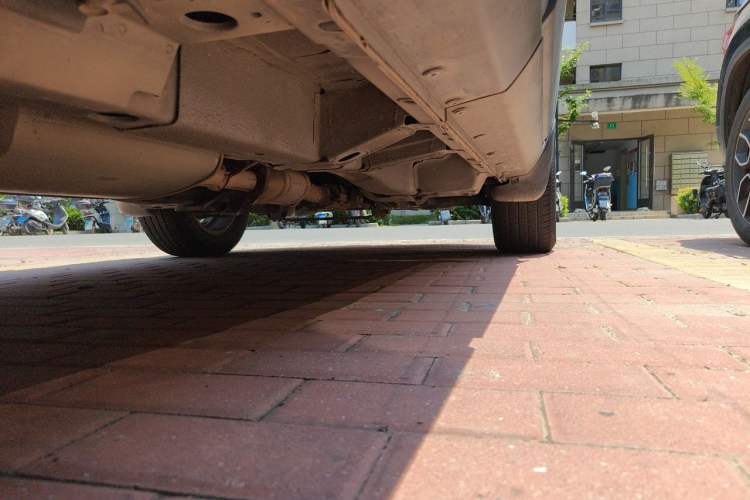 Used Chevrolet Captiva 2014 2.4L Two-Wheel Drive Urban Version 7 Seats Chassis Rear Right