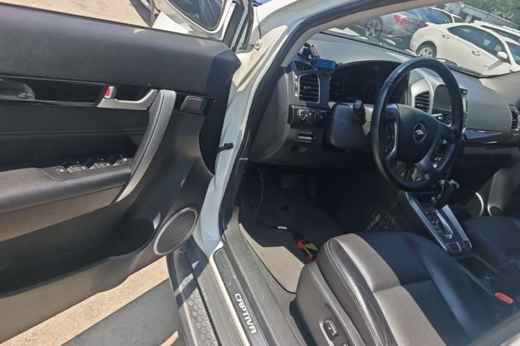 Used Chevrolet Captiva 2014 2.4L 4x4 Flagship Edition 7 Seats Driver Seat
