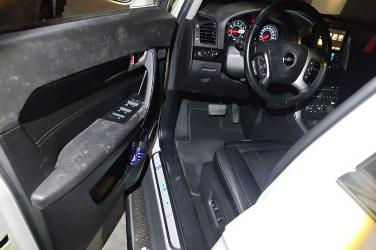 Used Chevrolet Captiva 2014 2.4L 4x4 Flagship Edition 7 Seats Driver Seat