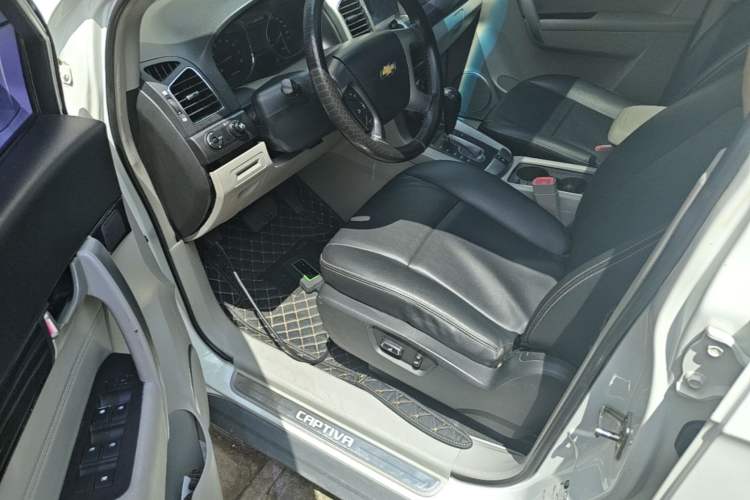 Used Chevrolet Captiva 2014 2.4L Two-Wheel Drive City Edition 5 Seats Driver Seat