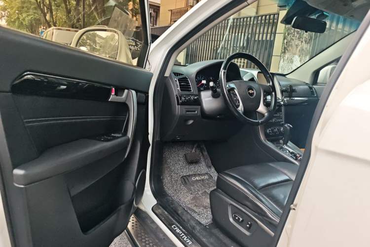 Used Chevrolet Captiva 2014 2.4L 4x4 Flagship Edition 7 Seats Driver Seat