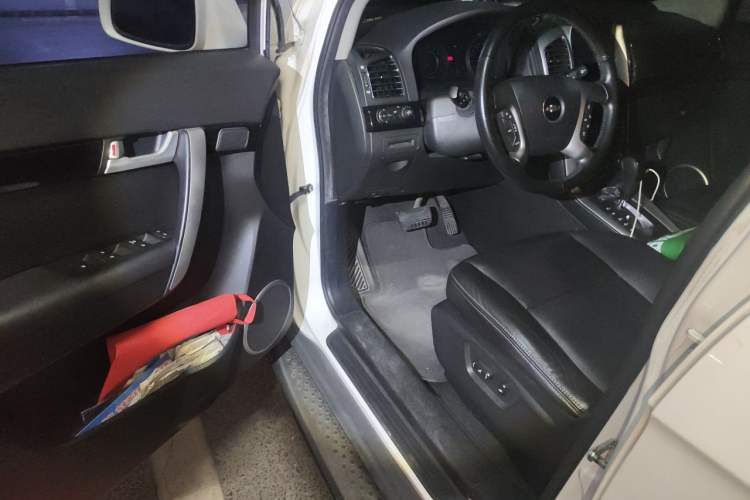 Used Chevrolet Captiva 2014 2.4L 4x4 Flagship Edition 7 Seats Driver Seat