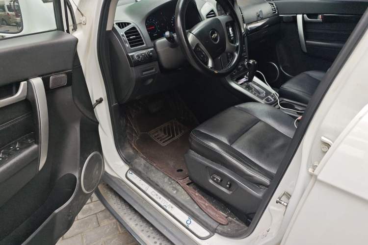 Used Chevrolet Captiva 2014 2.4L 4x4 Flagship Edition 7 Seats Driver Seat