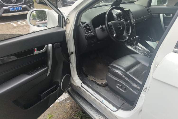 Used Chevrolet Captiva 2014 2.4L 4x4 Flagship Edition 7 Seats Driver Seat