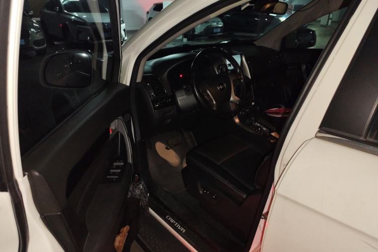 Used Chevrolet Captiva 2014 2.4L 4x4 Flagship Edition 7 Seats Driver Seat