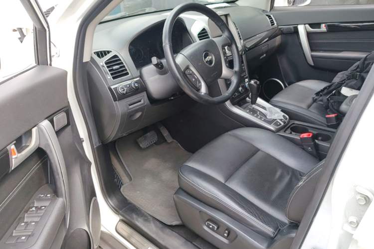Used Chevrolet Captiva 2014 2.4L 4x4 Flagship Edition 7 Seats Driver Seat