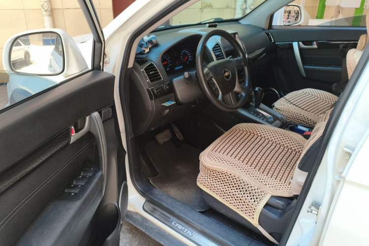 Used Chevrolet Captiva 2014 2.4L Two-Wheel Drive Urban Version 7 Seats Driver Seat
