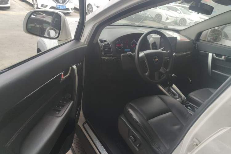 Used Chevrolet Captiva 2014 2.4L Two-Wheel Drive Urban Version 7 Seats Driver Seat
