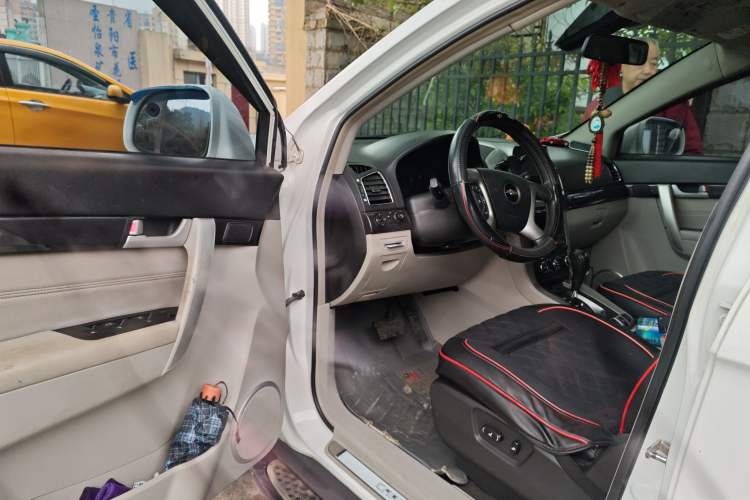 Used Chevrolet Captiva 2014 2.4L 4x4 Luxury Edition 5 Seats Driver Seat