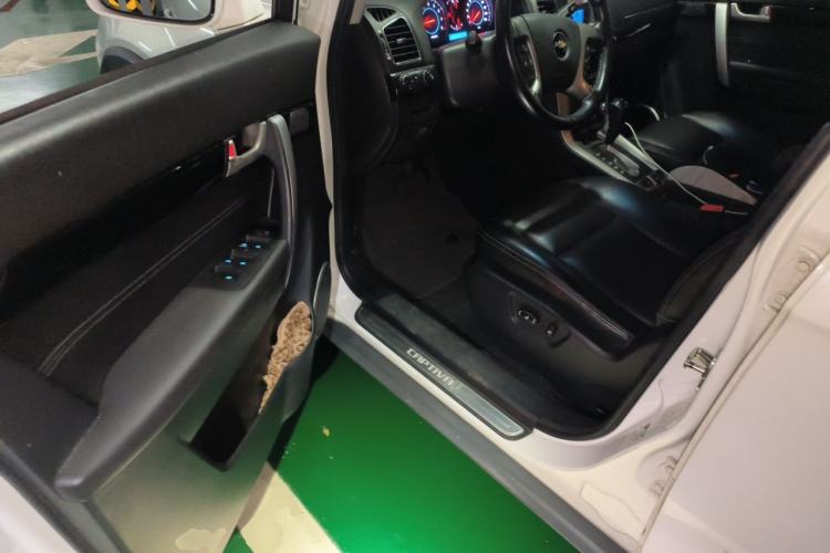 Used Chevrolet Captiva 2014 2.4L 4x4 Flagship Edition 7 Seats Driver Seat