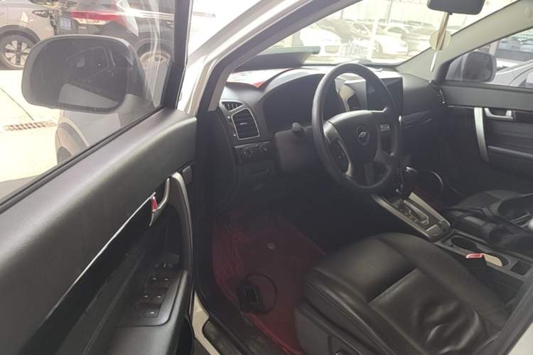 Used Chevrolet Captiva 2014 2.4L Two-Wheel Drive Urban Version 7 Seats Driver Seat