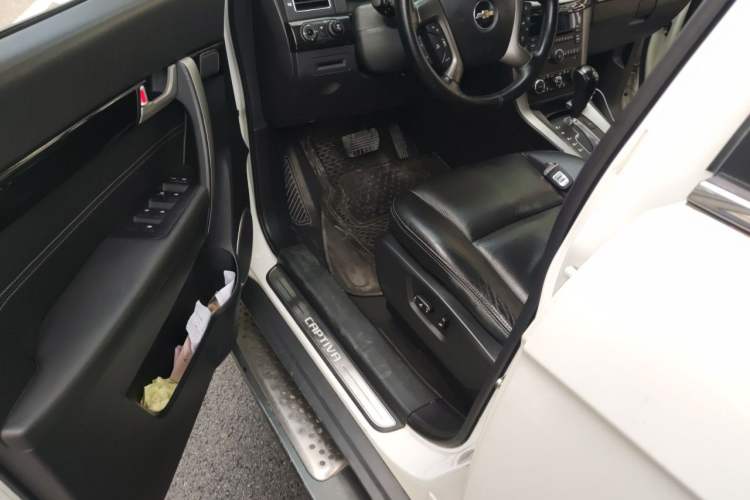 Used Chevrolet Captiva 2014 2.4L 4x4 Flagship Edition 7 Seats Driver Seat