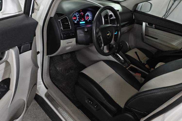 Used Chevrolet Captiva 2014 2.4L Two-Wheel Drive City Edition 5 Seats Driver Seat