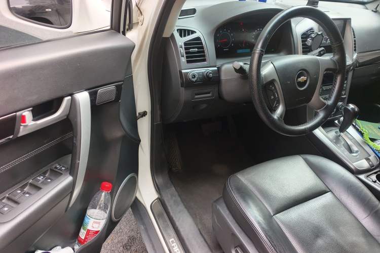 Used Chevrolet Captiva 2014 2.4L Two-Wheel Drive Urban Version 7 Seats Driver Seat