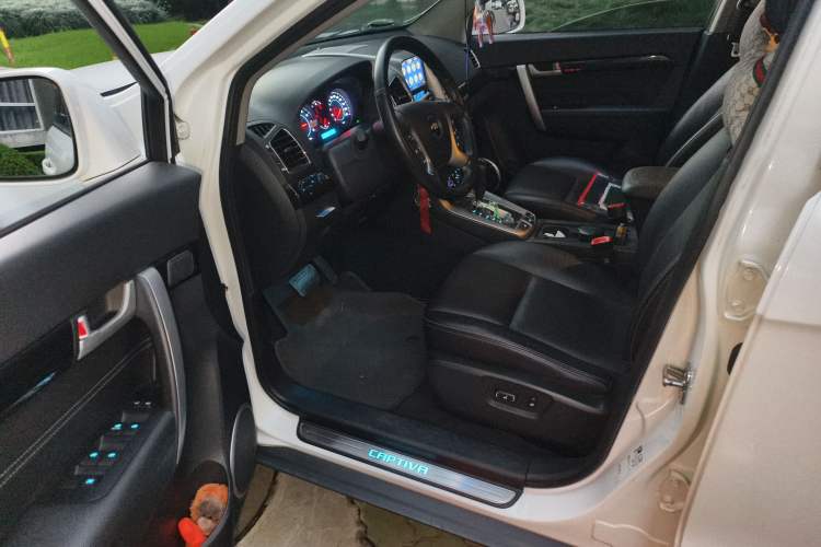 Used Chevrolet Captiva 2014 2.4L 4x4 Flagship Edition 7 Seats Driver Seat