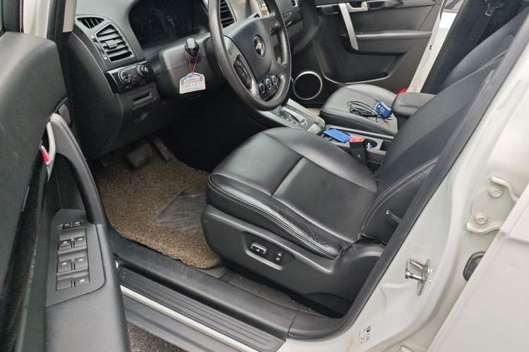 Used Chevrolet Captiva 2014 2.4L Two-Wheel Drive Urban Version 7 Seats Driver Seat