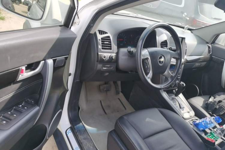 Used Chevrolet Captiva 2014 2.4L Two-Wheel Drive Urban Version 7 Seats Driver Seat