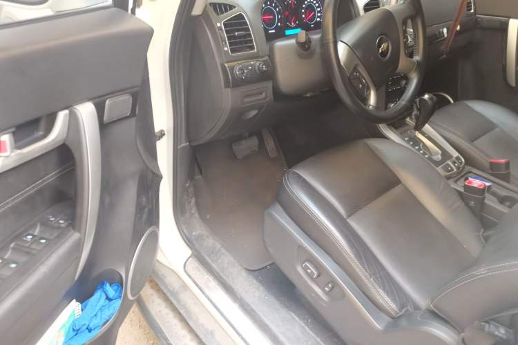Used Chevrolet Captiva 2014 2.4L 4x4 Flagship Edition 7 Seats Driver Seat