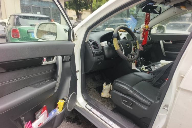 Used Chevrolet Captiva 2014 2.4L Two-Wheel Drive Urban Version 7 Seats Driver Seat