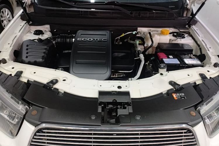 Used Chevrolet Captiva 2014 2.4L Two-Wheel Drive City Edition 5 Seats Engine Bay