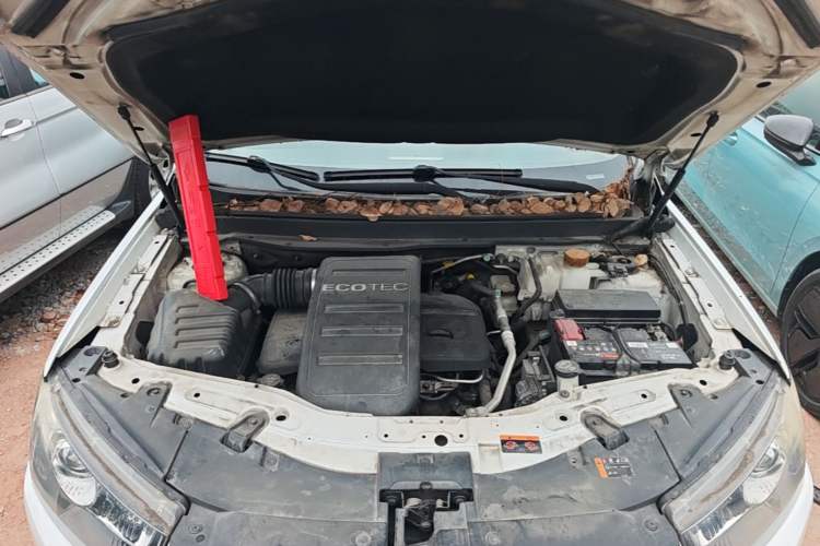 Used Chevrolet Captiva 2014 2.4L 4x4 Flagship Edition 7 Seats Engine Bay
