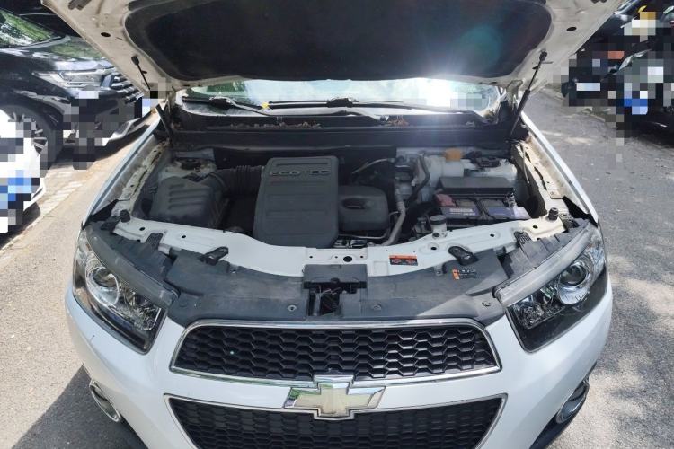 Used Chevrolet Captiva 2014 2.4L 4x4 Flagship Edition 7 Seats Engine Bay