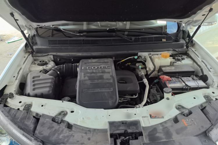 Used Chevrolet Captiva 2014 2.4L 4x4 Flagship Edition 7 Seats Engine Bay