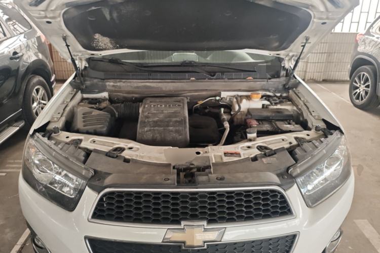 Used Chevrolet Captiva 2014 2.4L 4x4 Flagship Edition 7 Seats Engine Bay