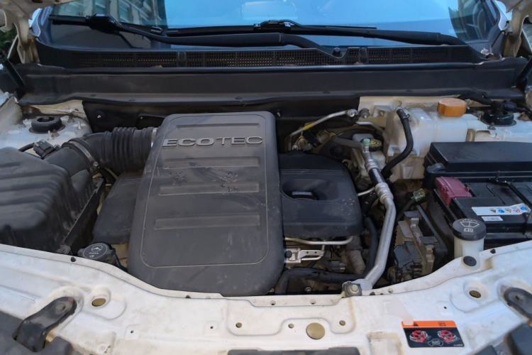 Used Chevrolet Captiva 2014 2.4L 4x4 Flagship Edition 7 Seats Engine Bay