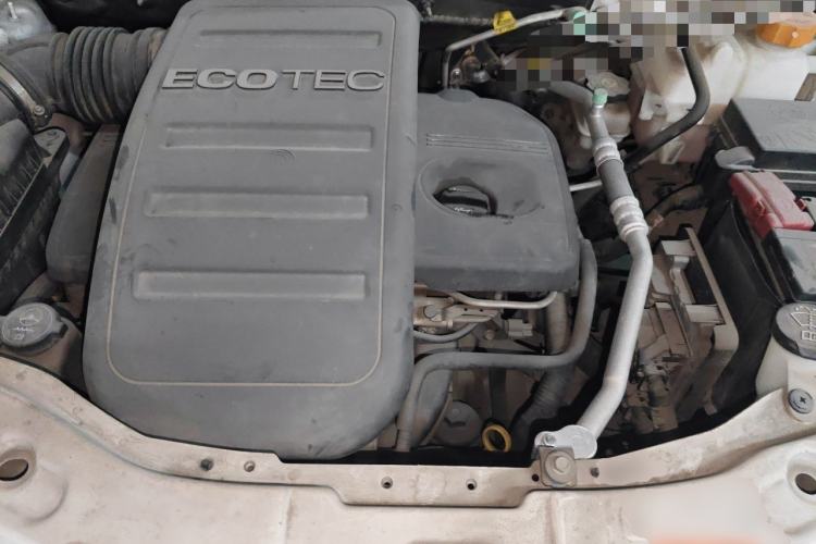 Used Chevrolet Captiva 2014 2.4L 4x4 Flagship Edition 7 Seats Engine Bay