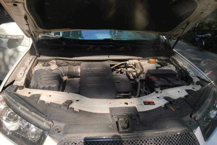 Used Chevrolet Captiva 2014 2.4L 4x4 Flagship Edition 7 Seats Engine Bay
