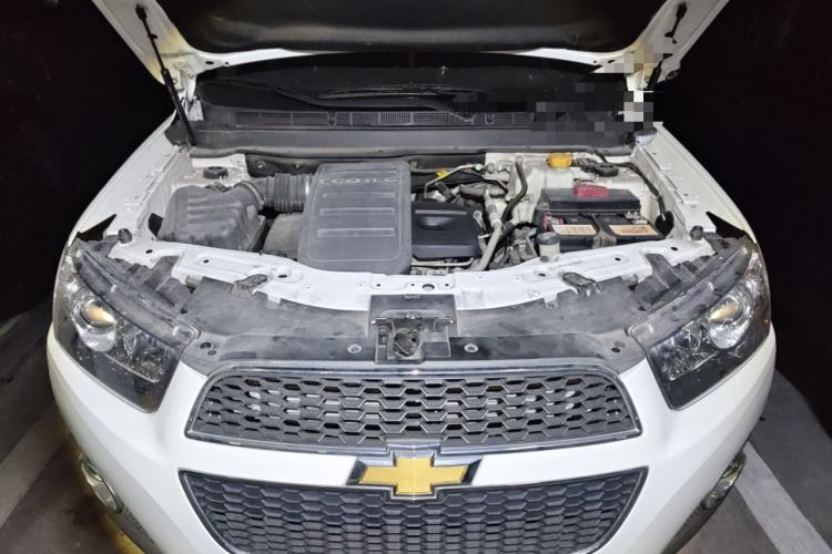 Used Chevrolet Captiva 2014 2.4L 4x4 Flagship Edition 7 Seats Engine Bay