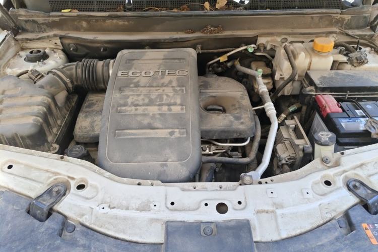 Used Chevrolet Captiva 2014 2.4L Two-Wheel Drive Urban Version 7 Seats Engine Bay