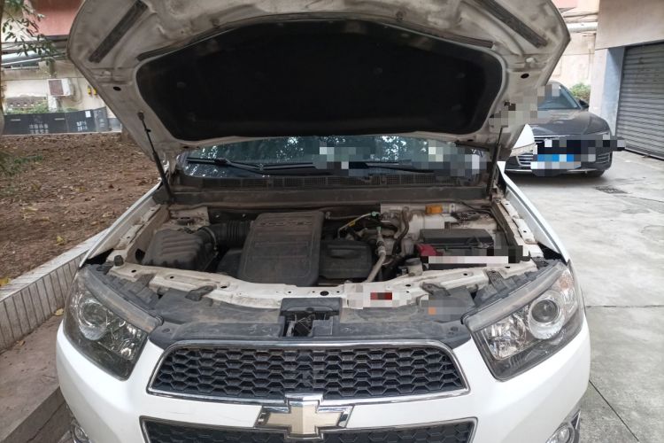 Used Chevrolet Captiva 2014 2.4L 4x4 Flagship Edition 7 Seats Engine Bay